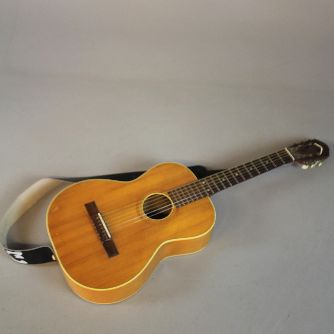 AKUSTISK GITARR Bjärton Espana.