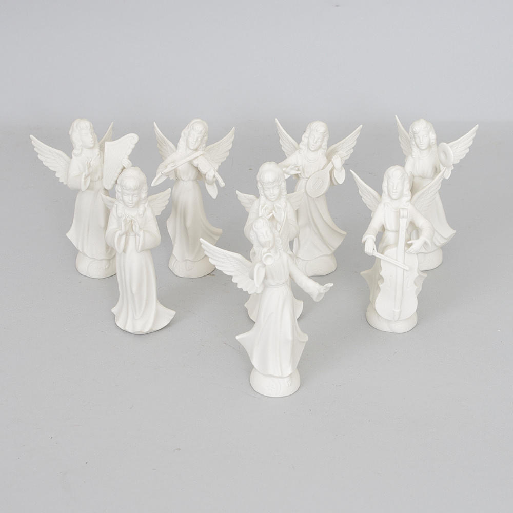 FIGURINER, 8 stycken, biskviporslin, muciserande änglar, Tyskland.
