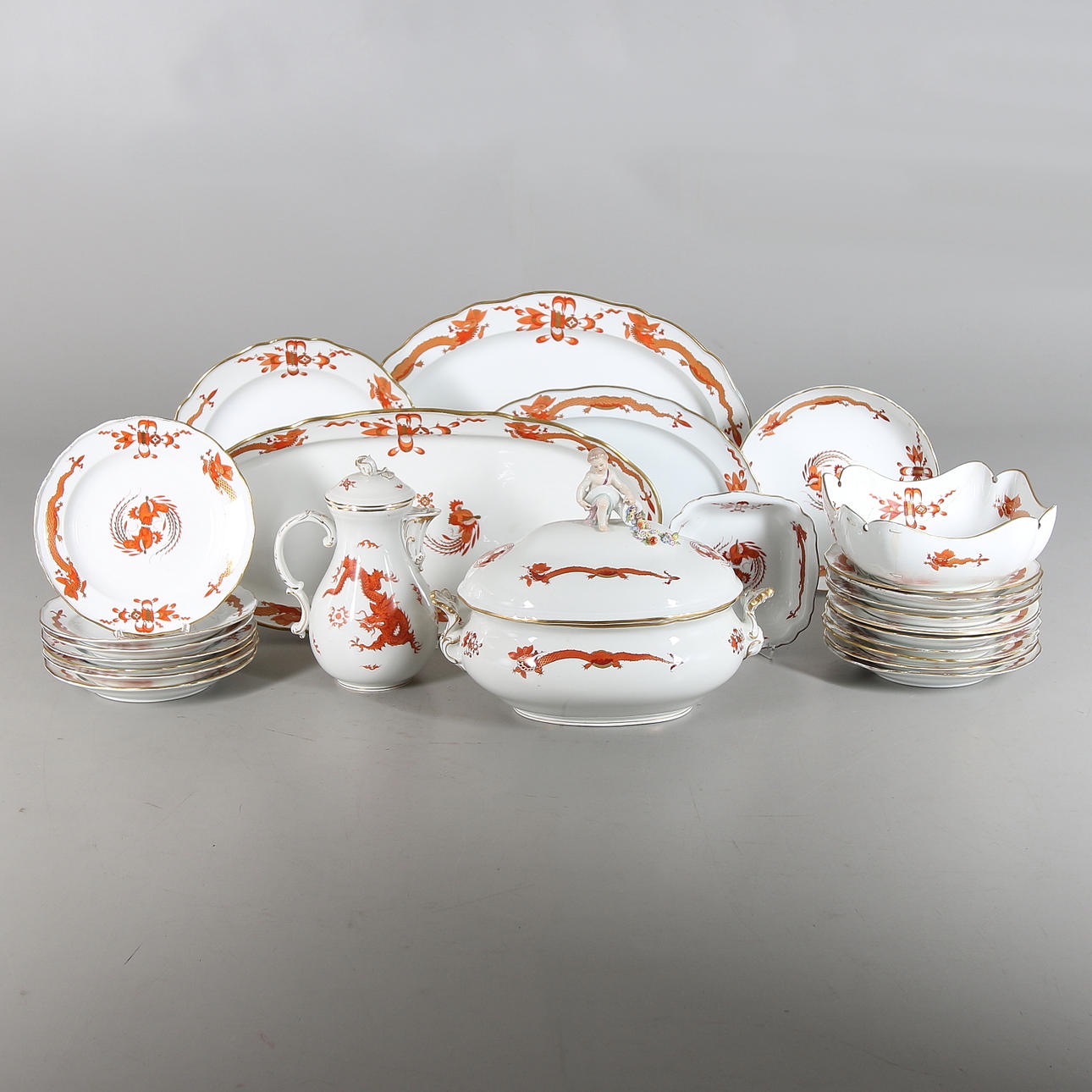 MATSERVIS, 65 delar, porslin, Meissen,"Röd Drake", Tyskland. 18/1900-tal.