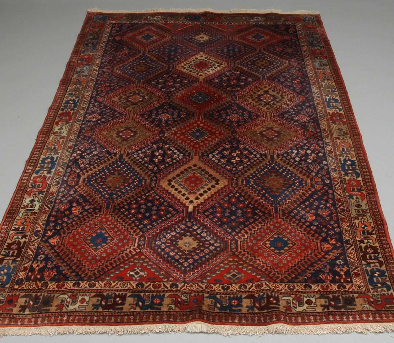 MATTA, orientalisk, ca 240 x 156 cm.