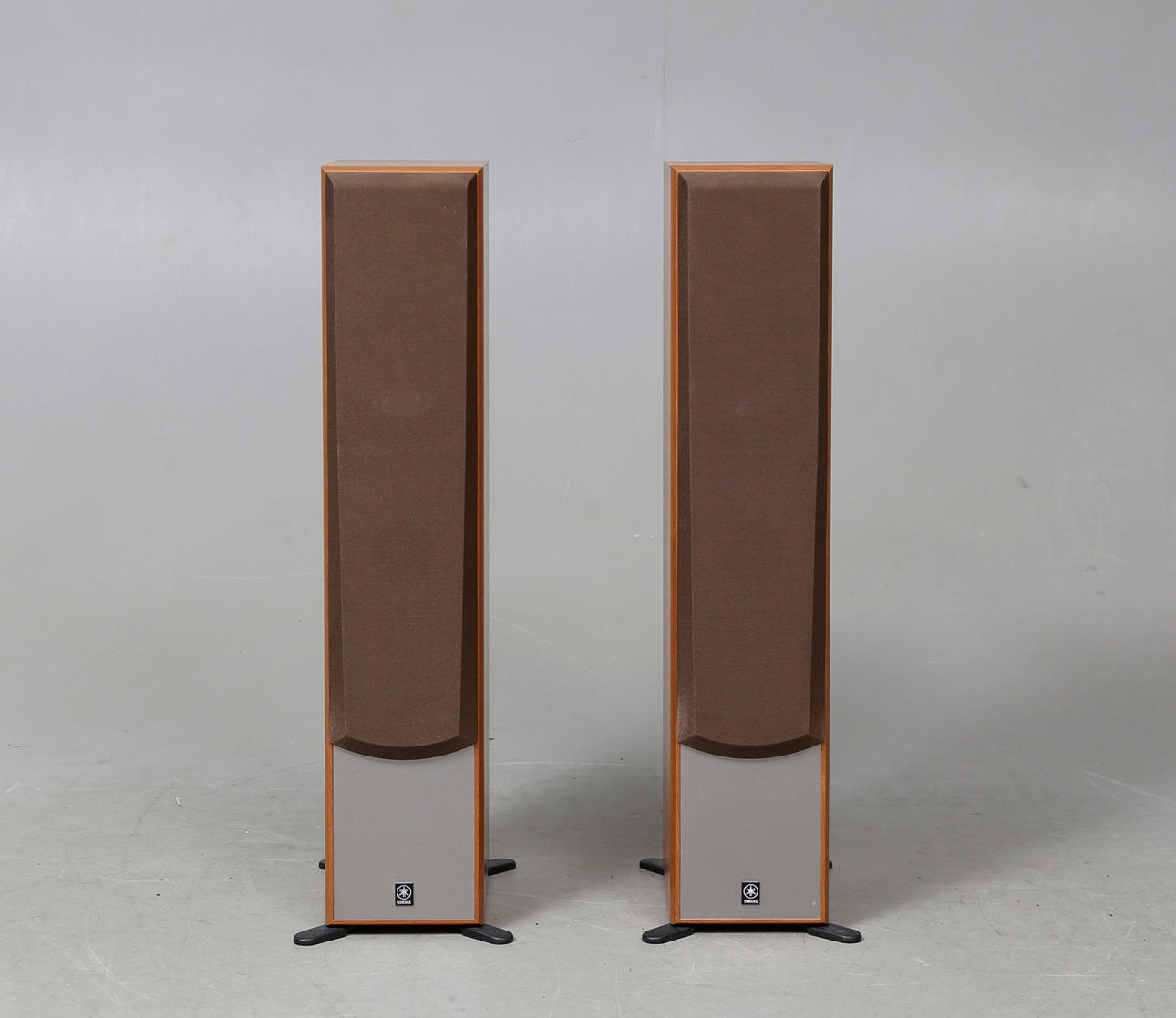 KAIUTTIMET, pari, Yamaha NS-120.