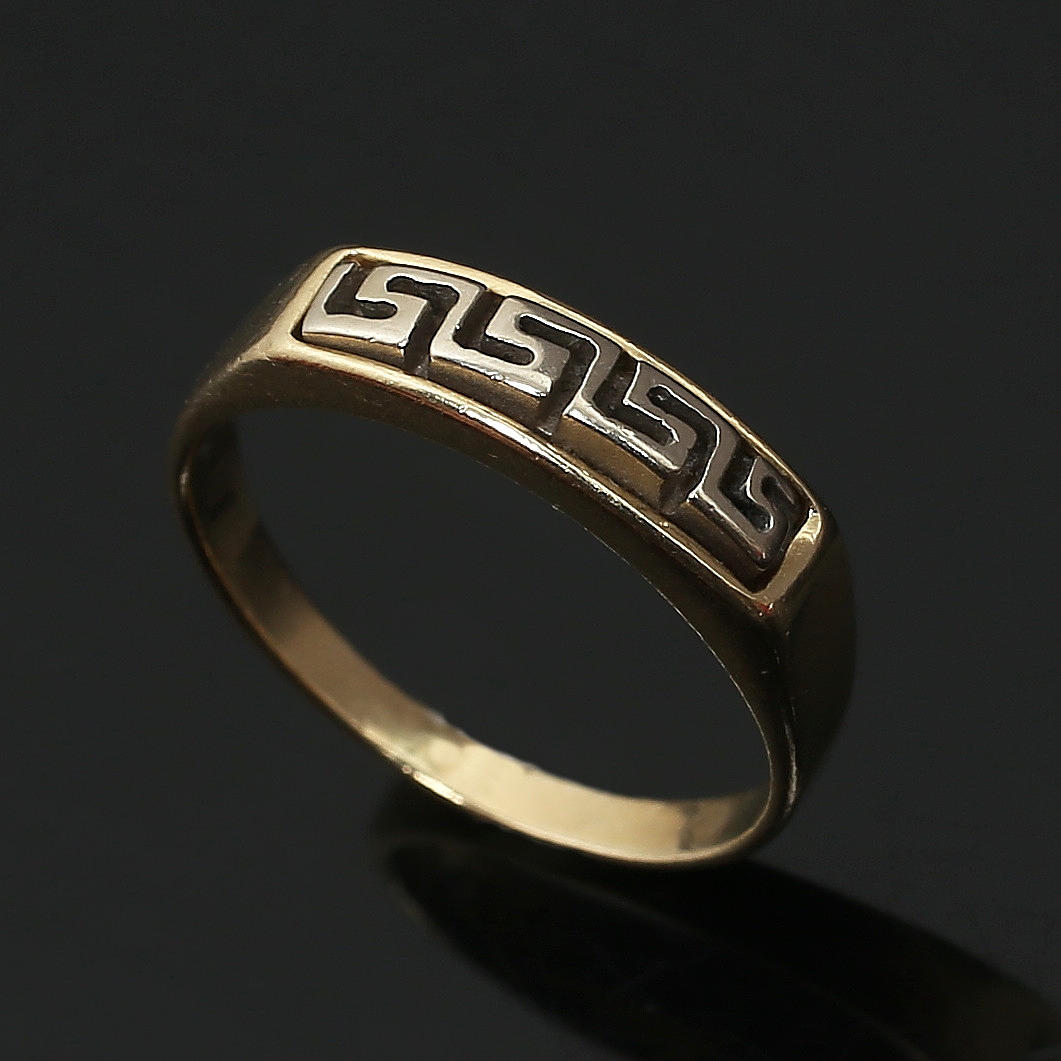 RING, 14K guld, bugtet kant.
