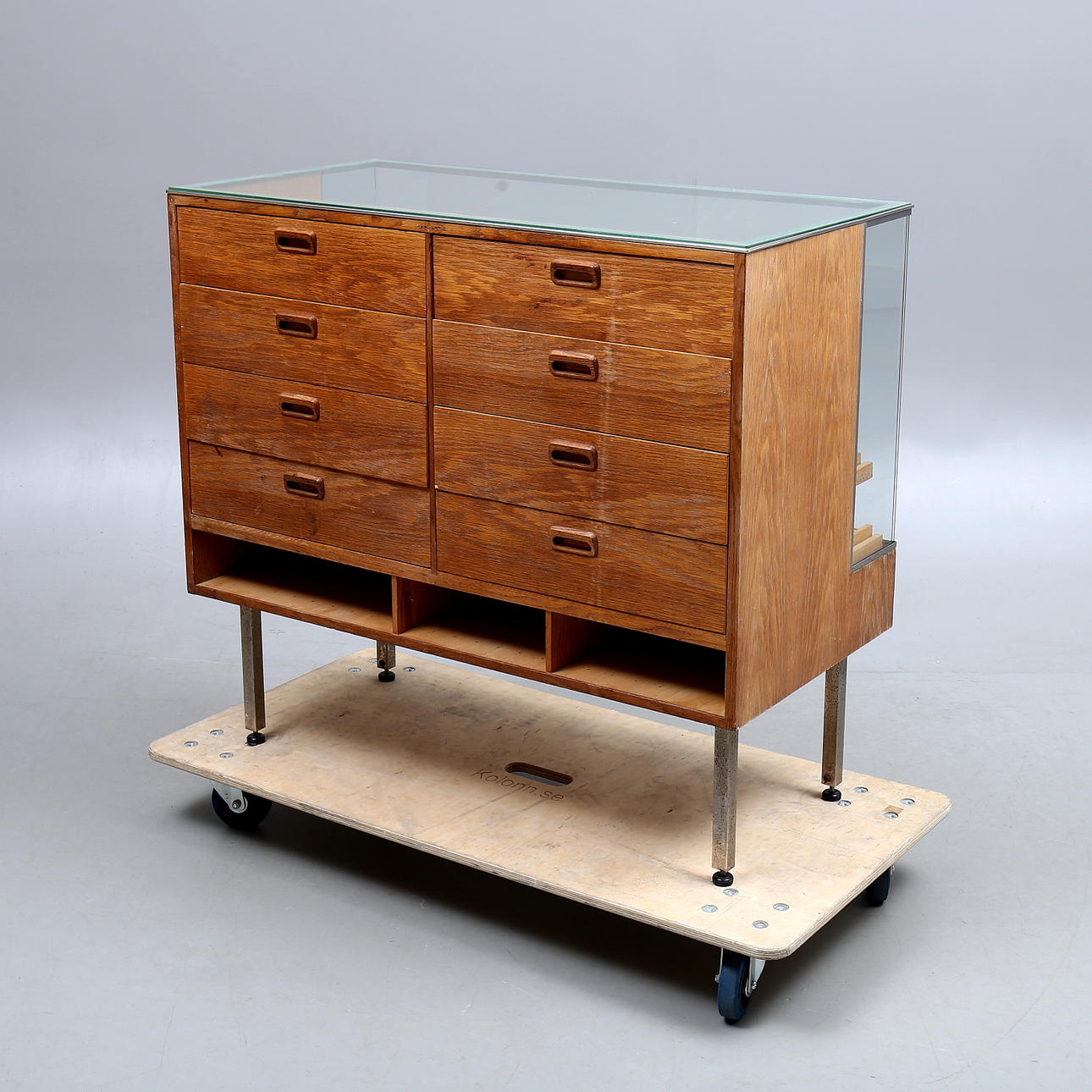 BUTIKSTÆLLER, 1950'erne/60'erne.