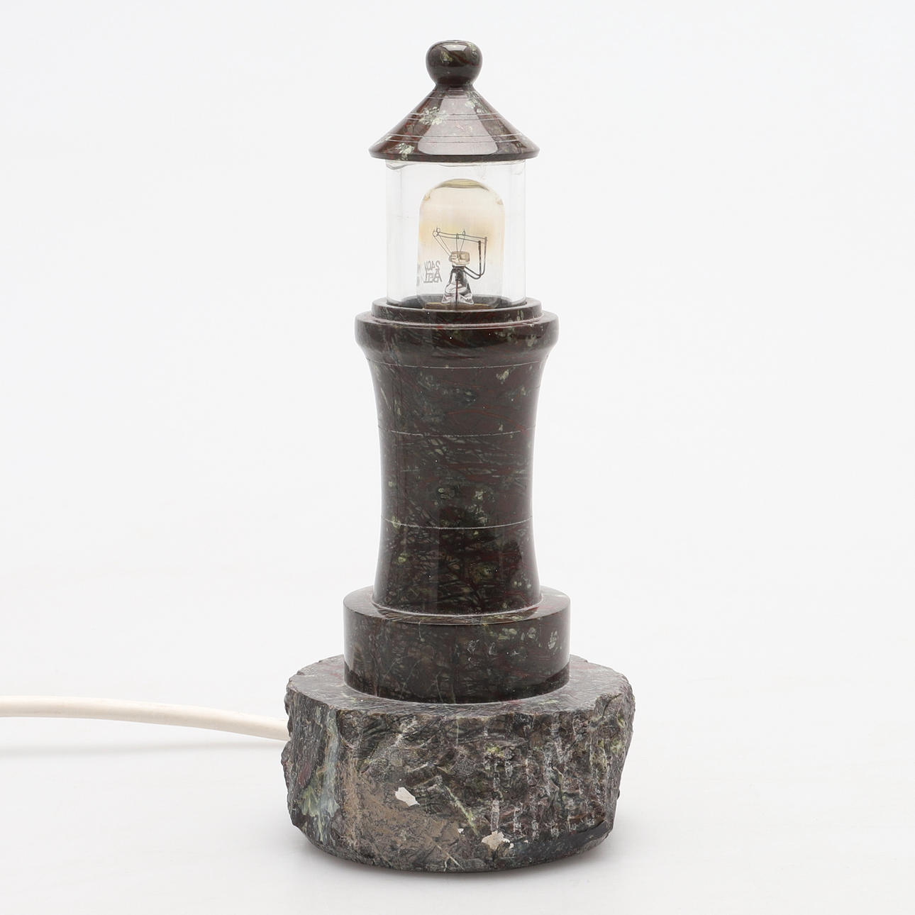 EINE CORNISH RED SERPENTINE LEUCHTTURM TISCHLAMPE.