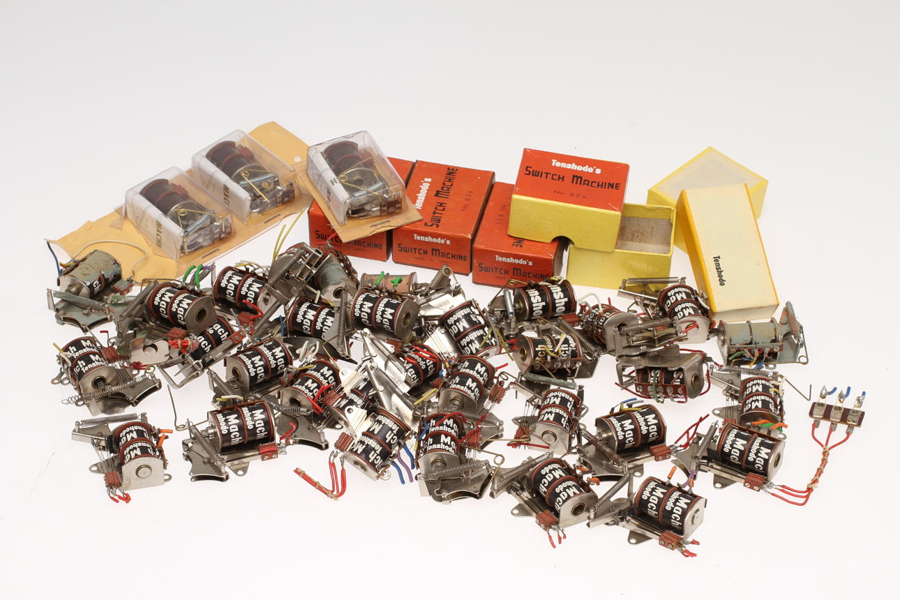 TENSHODO växelmotorer cirka 40 stycken, delvis i originalkartonger.