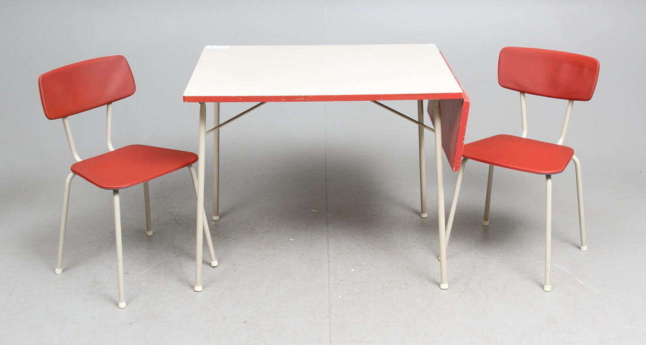 KÖKSBORD och 2 STOLAR, Herman Persson Järn & metallmanufaktur, Bjärnum.