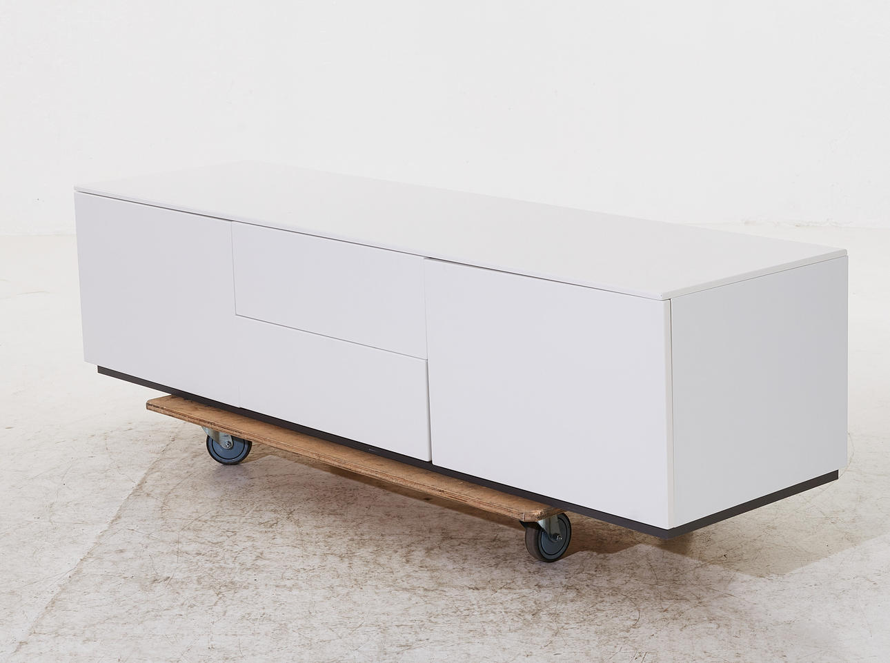 ROLF FRANSSON. "Arctic", sideboard, för Voice.