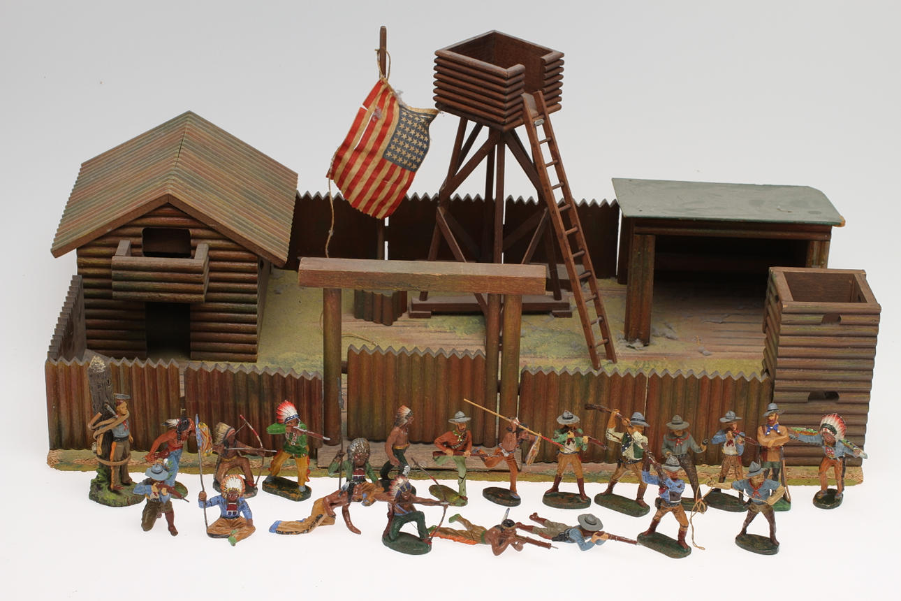 WESTERNPARTI mestadels Elastolin cirka 20 figurer och fort med pallisader.