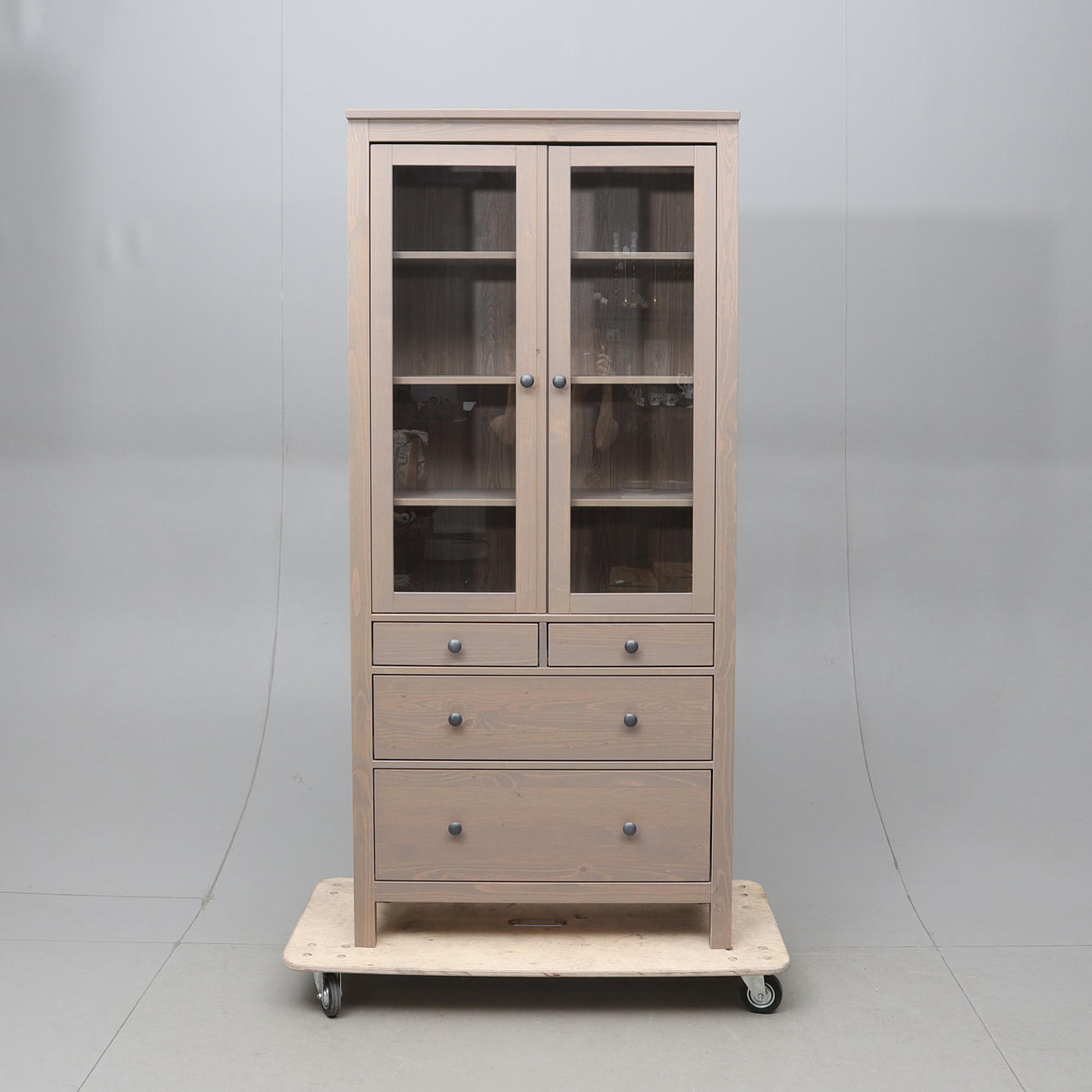 VITRINE, "Hemnes", Ikea, zeitgenössisch.