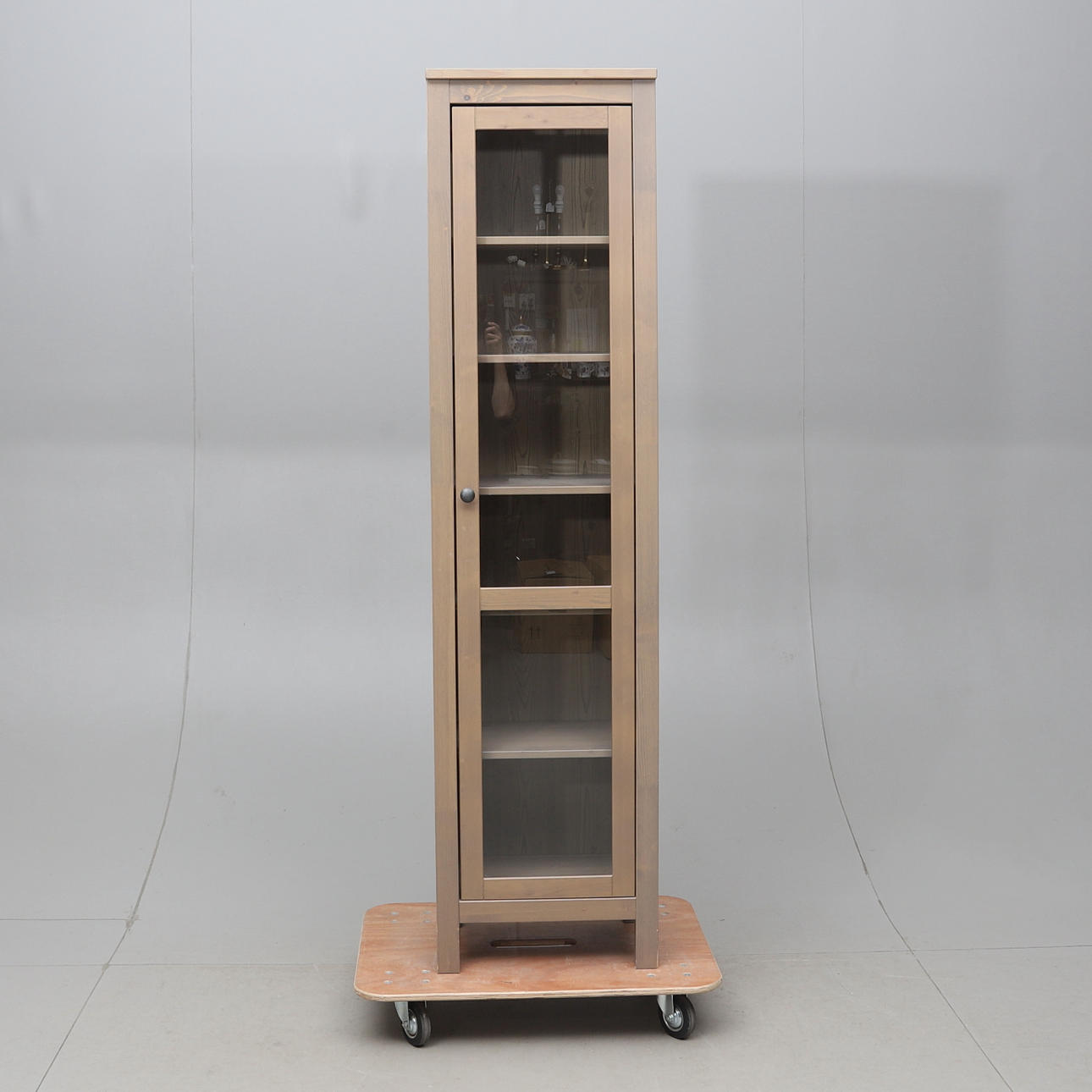 VITRINA, "Hemnes", Ikea, contemporánea.