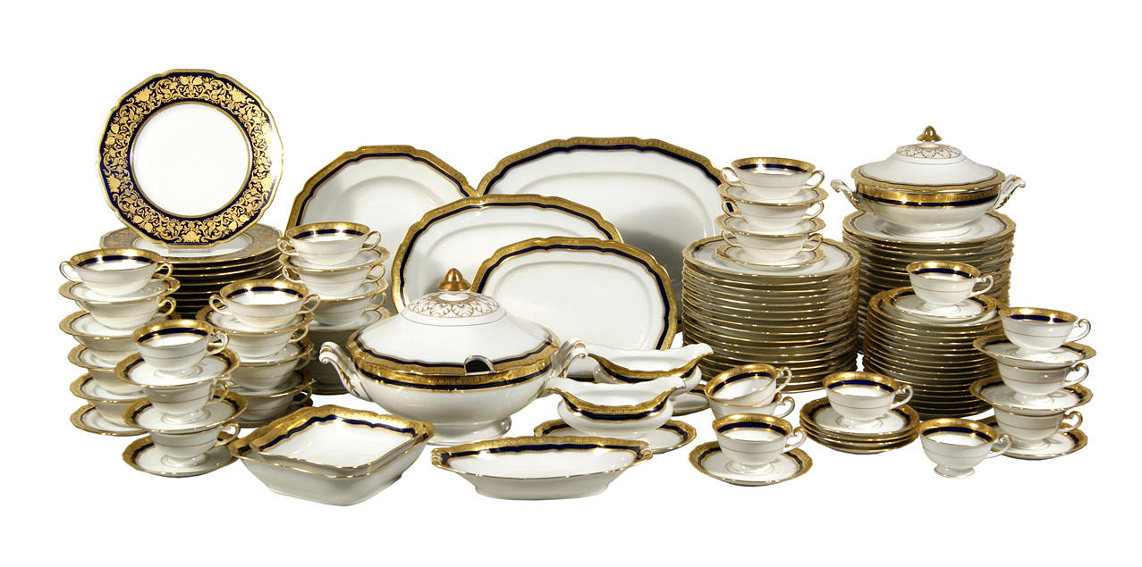 KAFFE/MATSERVICE, 98 bitar, Hutschenreuther Madeleine, koboltblått, guld trim.