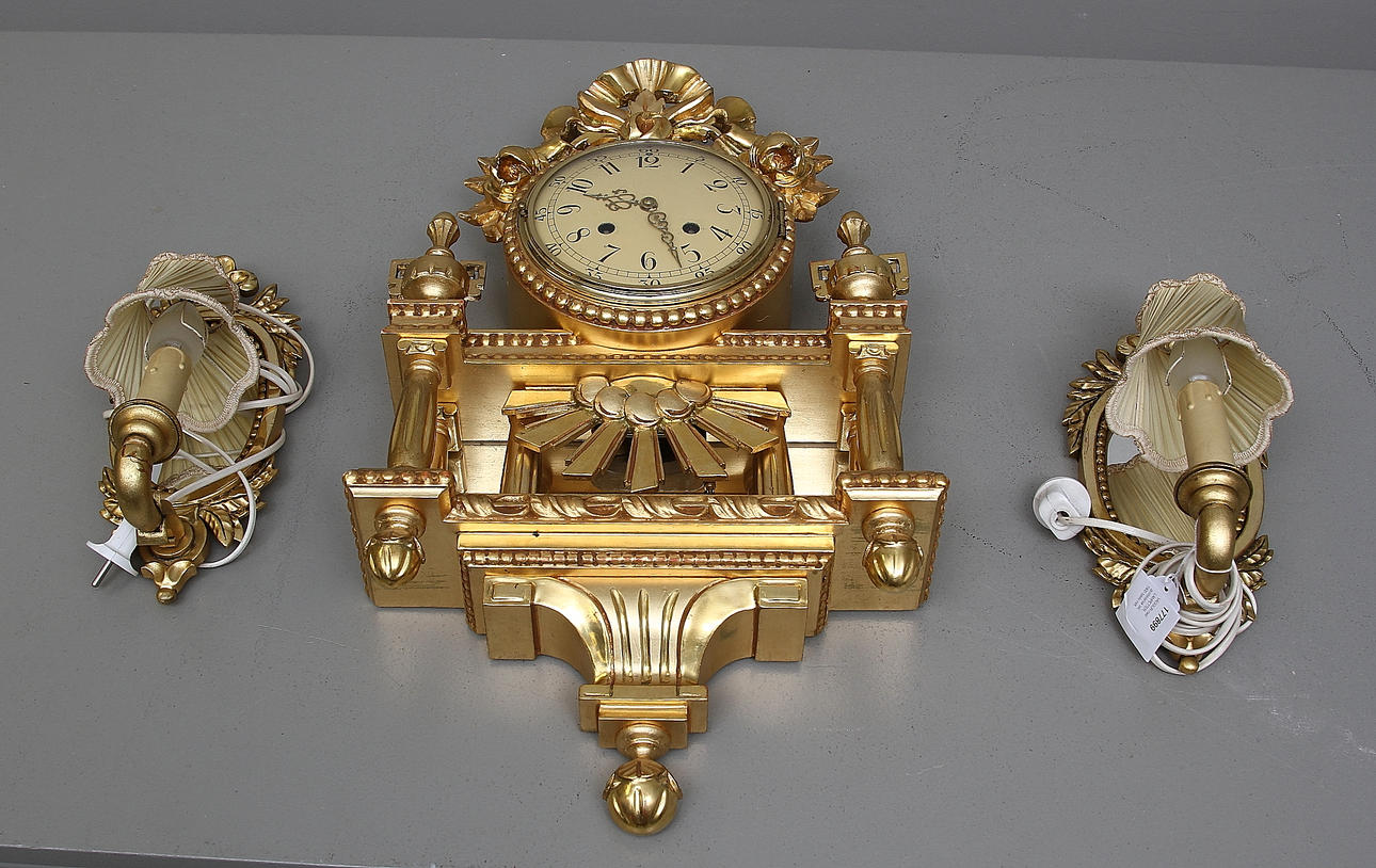 VÄGGUR med LAMPETTER, gustaviansk stil, 1900-talets mitt.