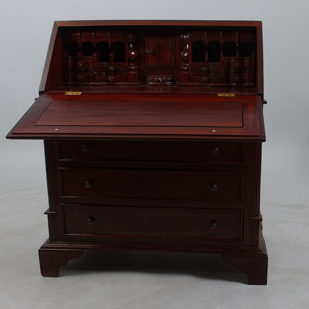 SNEDKLAFFSEKRETÄR, mahognybetsad, samtida.