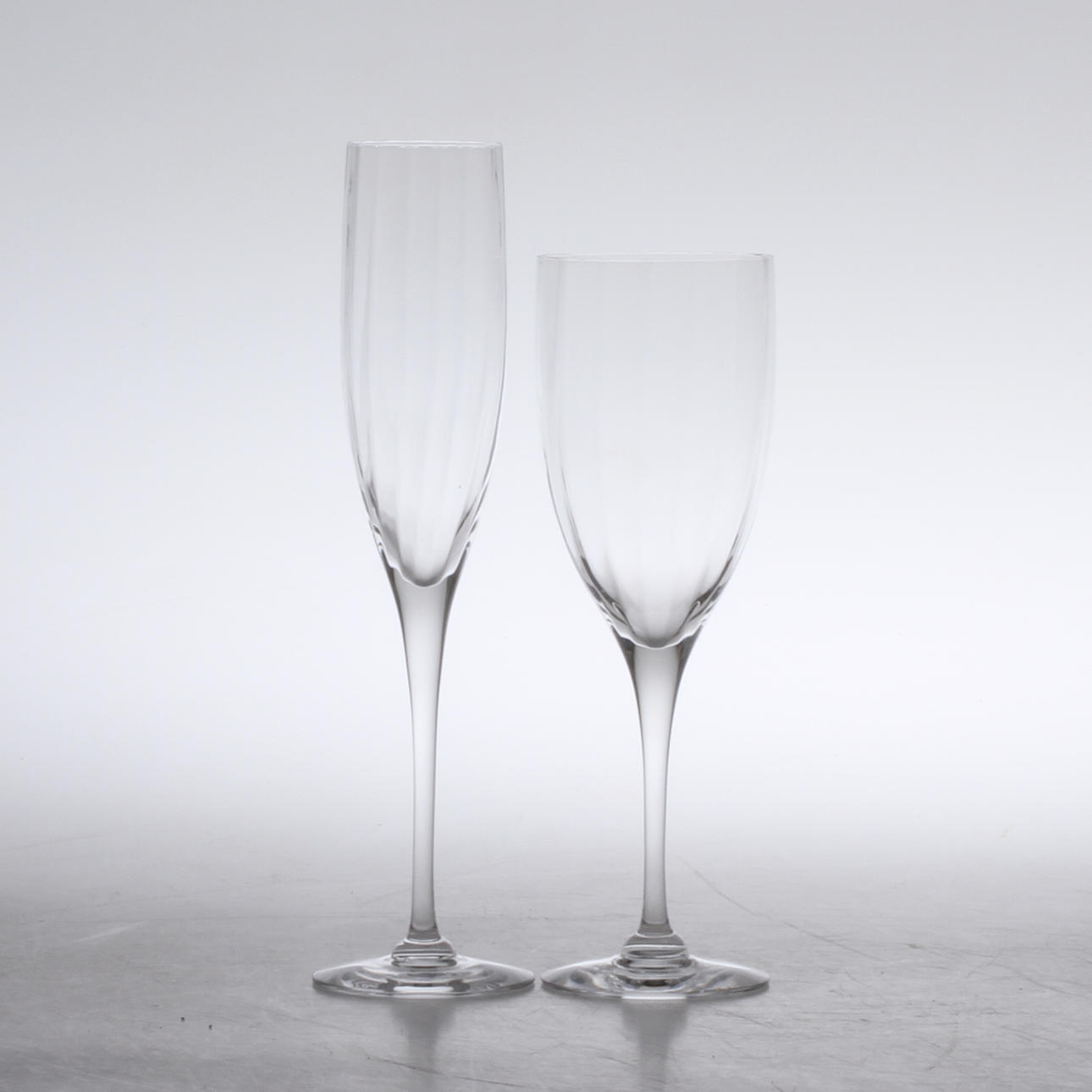 CHAMPAGNEGLAS 8 st samt VINGLAS 8 st, "Optika" Orrefors.