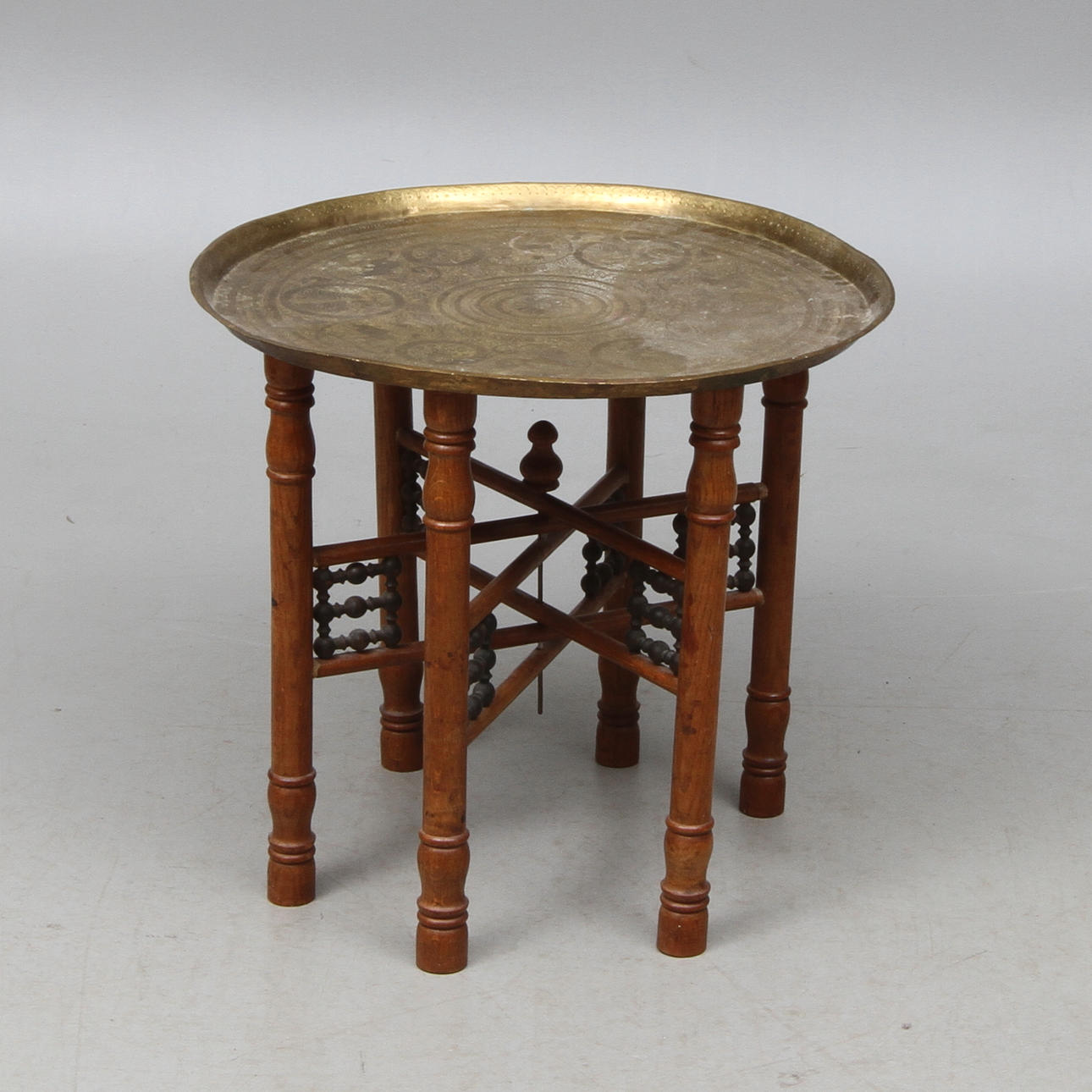 RÖKBORD, orientaliskt, 1900-tal.
