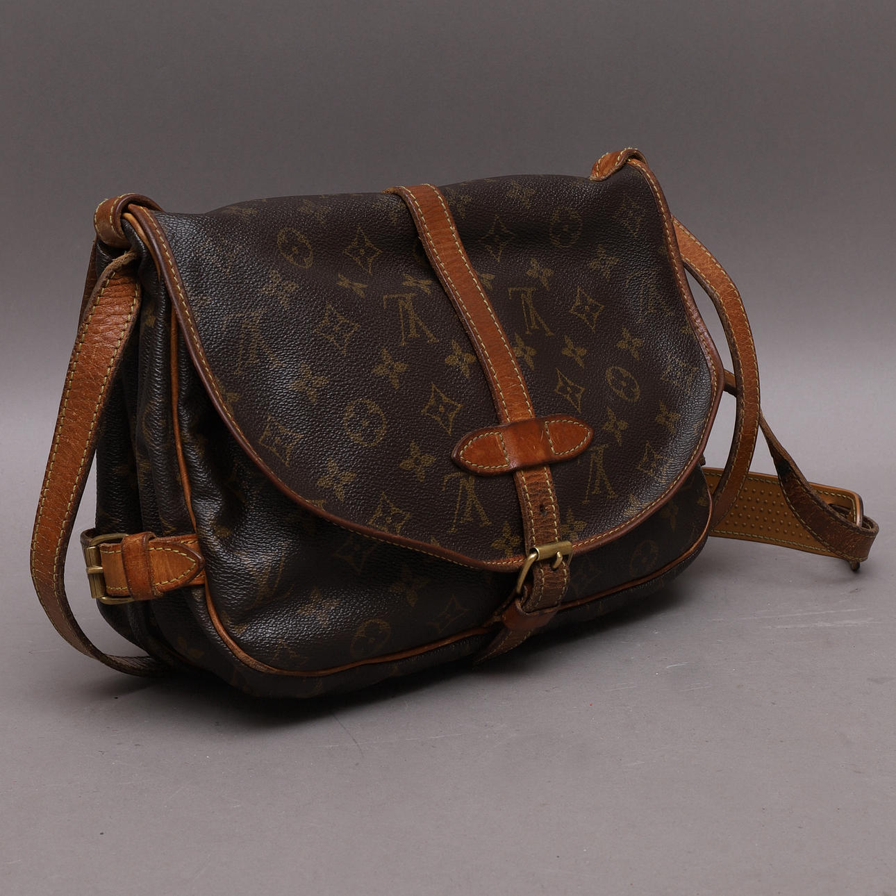 BOLSO DE BANDOLERA, Monogram Samuar, Louis Vuitton.