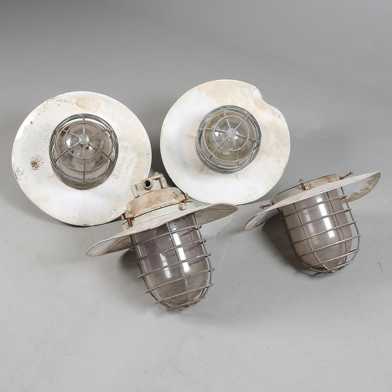 INDUSTRILAMPOR, 4 st, Sieverts Kabelverk. 1900-talets första hälft.