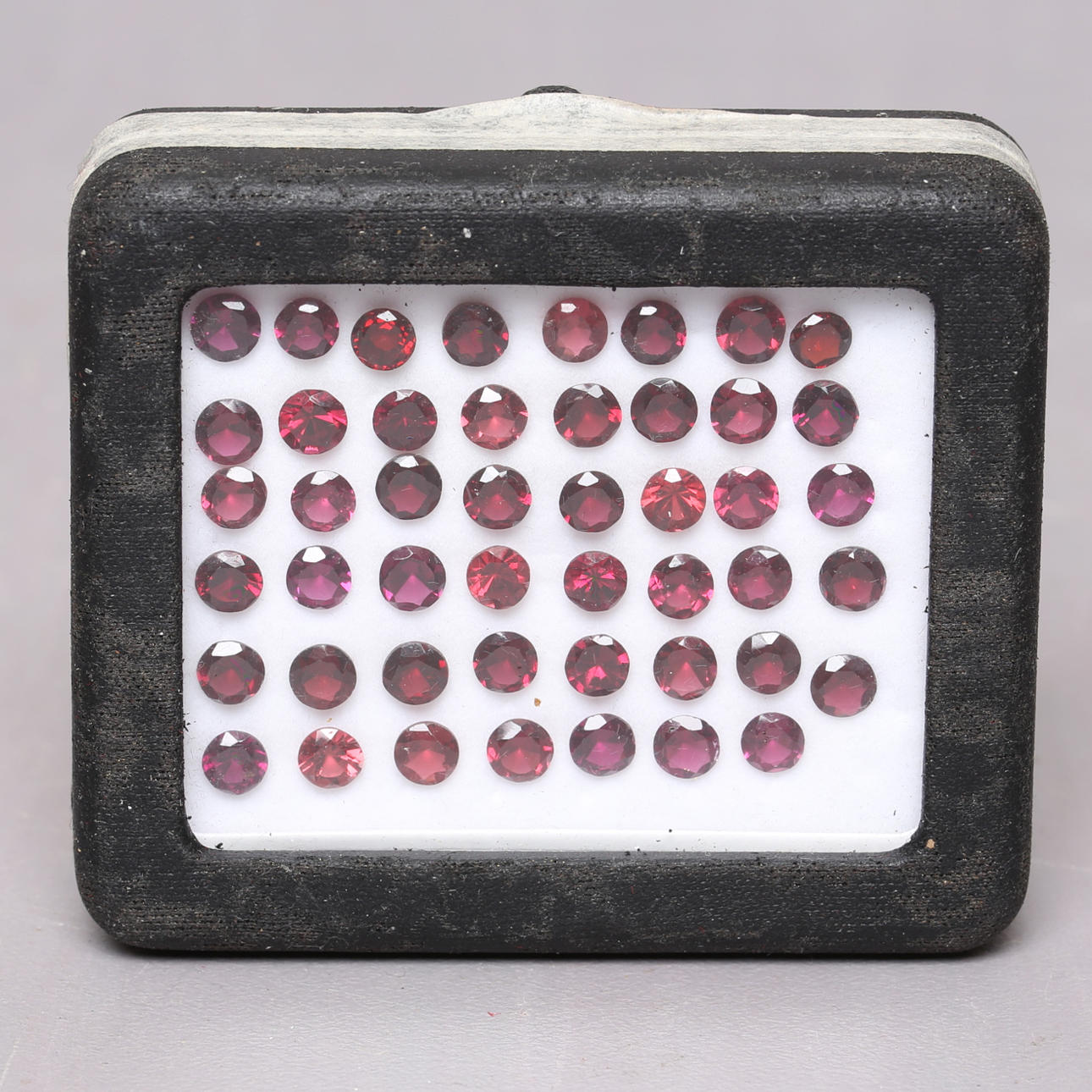 GRANATE RODALITA, 47uds, aprox. 47ct.