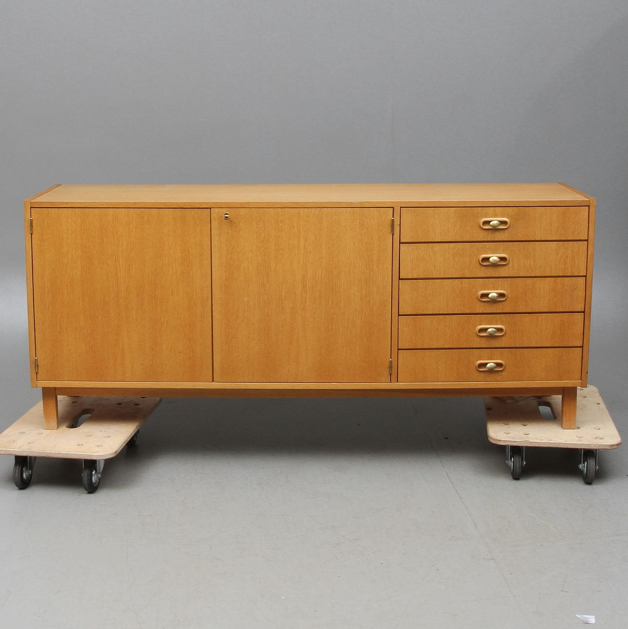 SIDEBOARD, ekfaner, 1900-talets andra hälft.