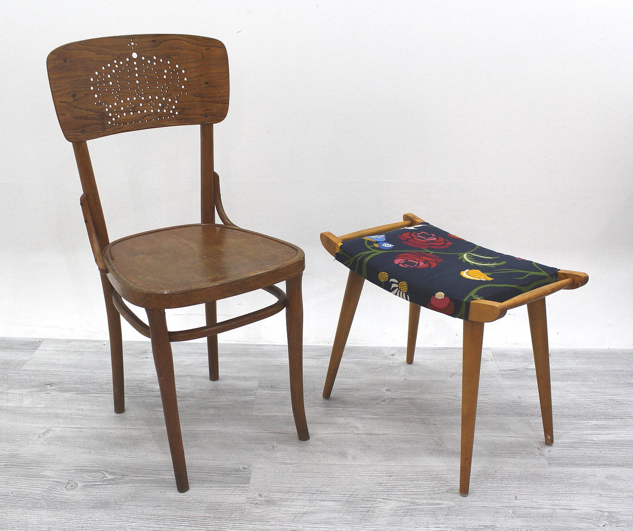 STOL och PALL, pall klädd med tyg design Eva Jobs.