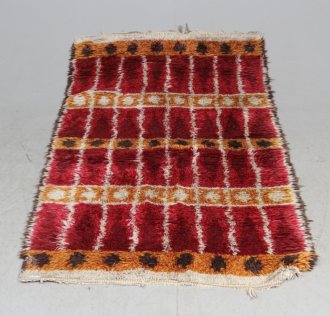 MATTA, rya, 1900-talets mitt, ca. 175x100 cm.