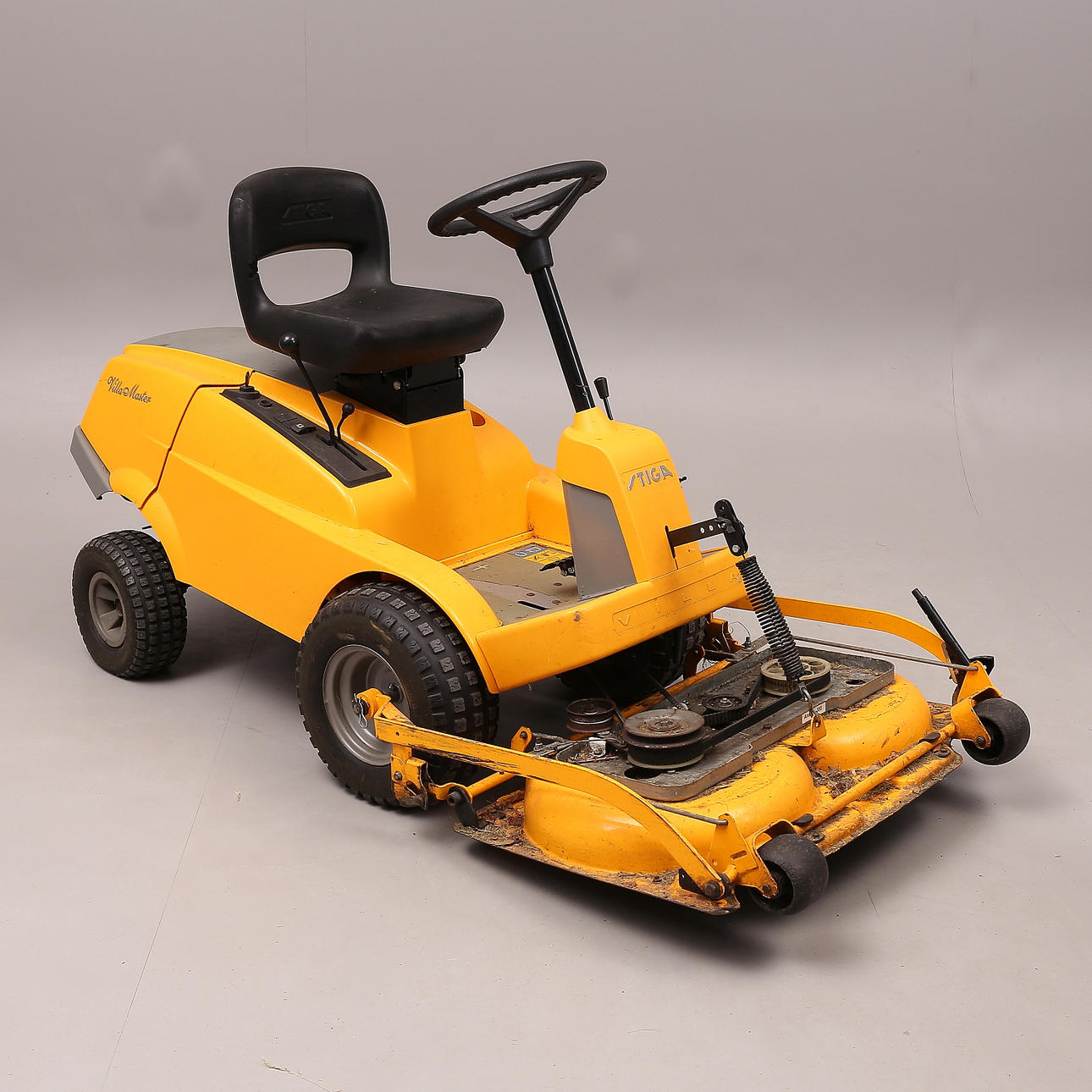 RIDING LAWN MOWERS, Stiga Villa Master.