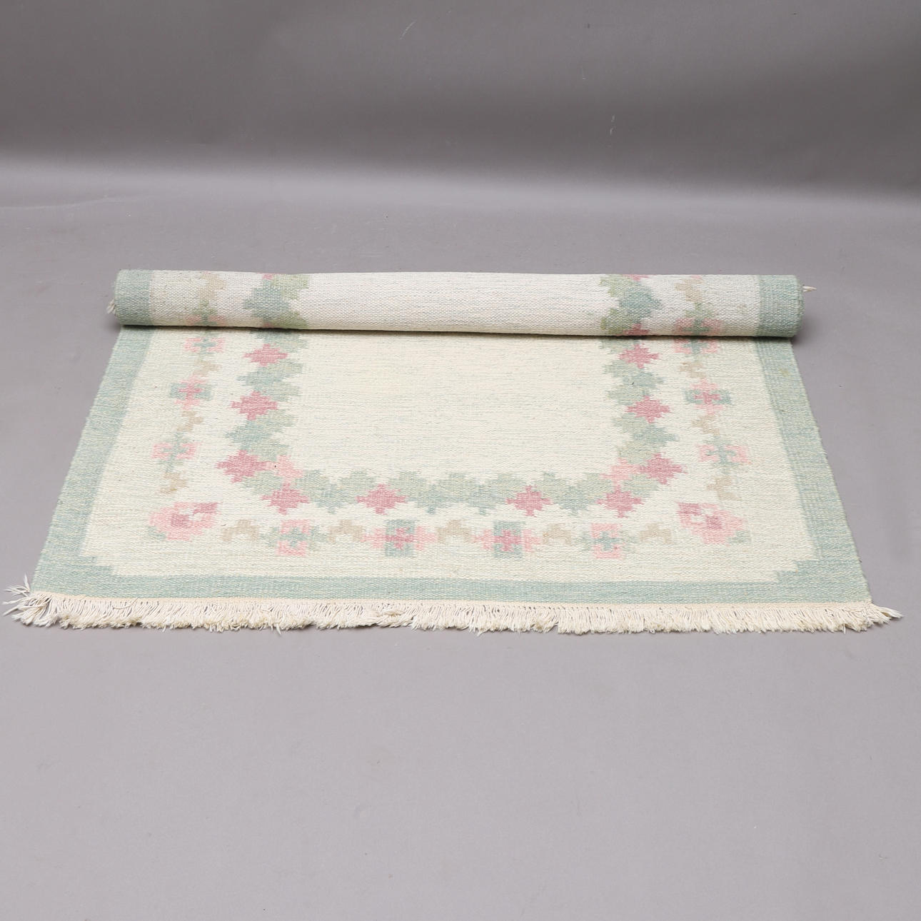 MATTA, rölakan, 135x190.