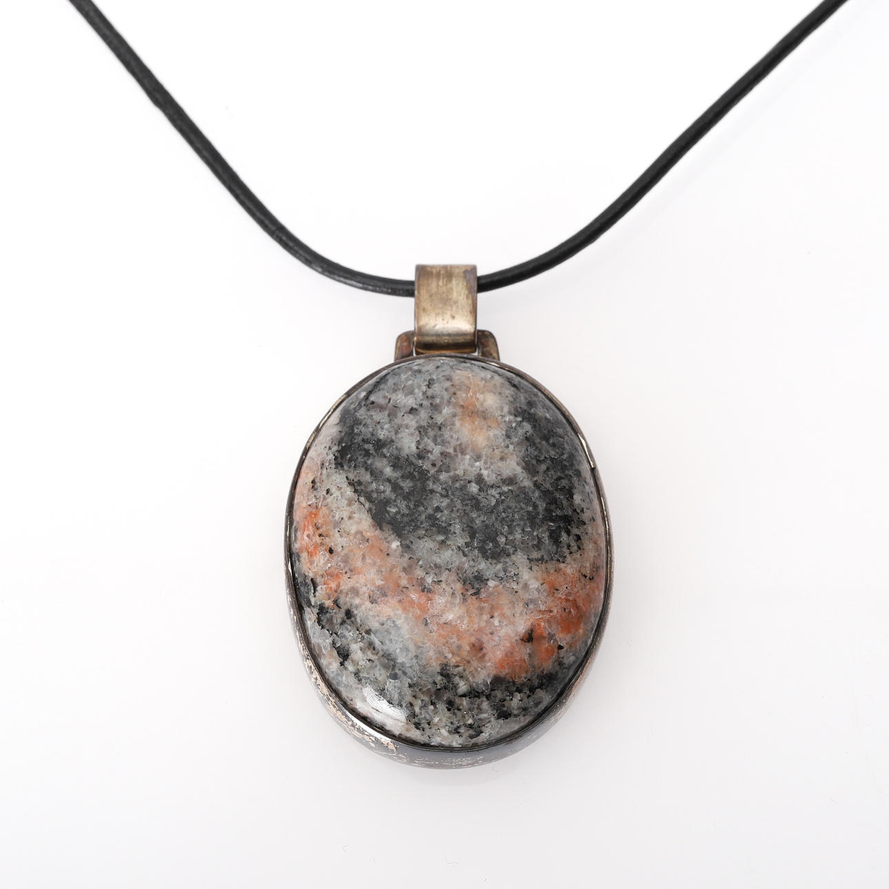 ATELJÉ PERMONA PENDANT ON REM HELSINGBORG.