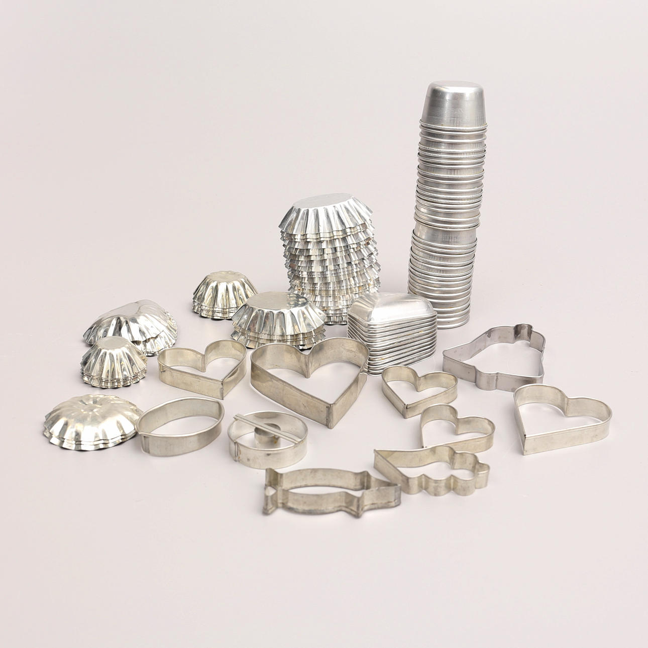 PARTI BAKFORMAR, rostfritt, 1900-tal.