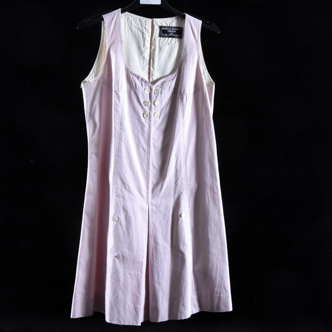 KLÄNNING, Margit Brandt design för Tage Vanggaard, Årgus, Danmark.