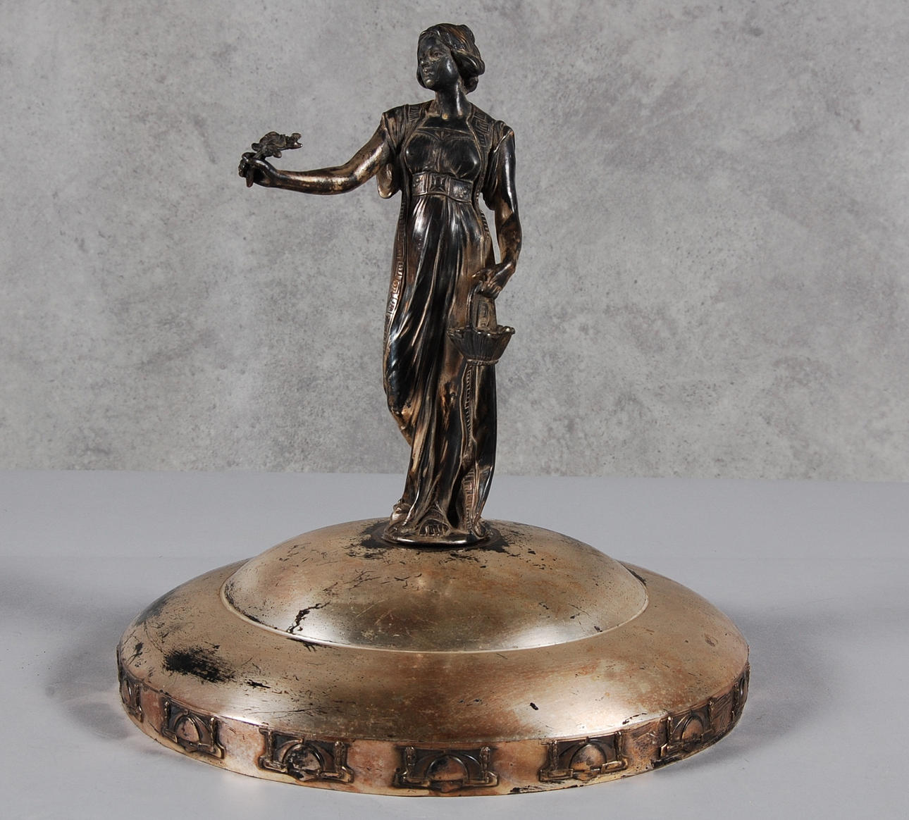 BORDSDEKORATON, Jugend, nysilver.