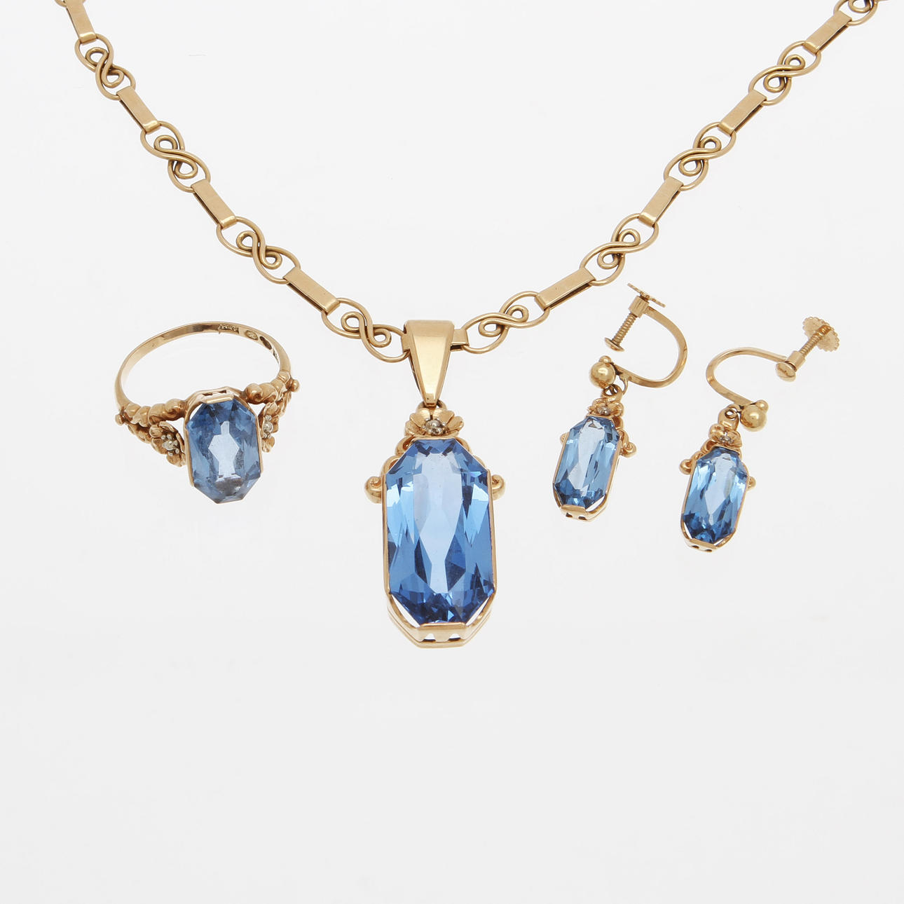 HALSBAND, RING samt ÖRHÄNGEN, ett par, guld 18k, 1938, Sverige.