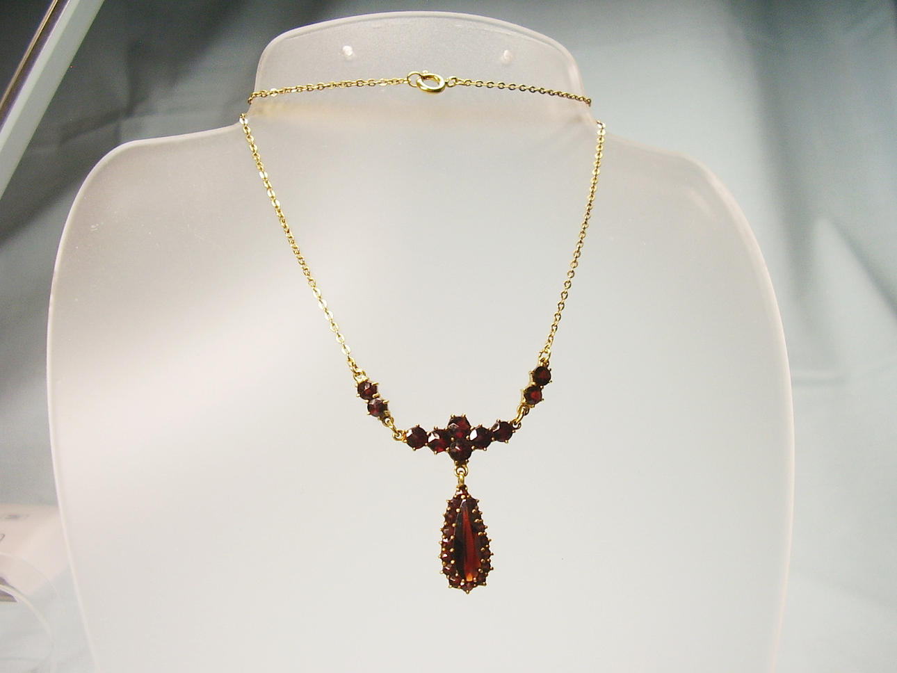 GARNET NECKLACE ANTIQUE BOHEMIAN GARNET.