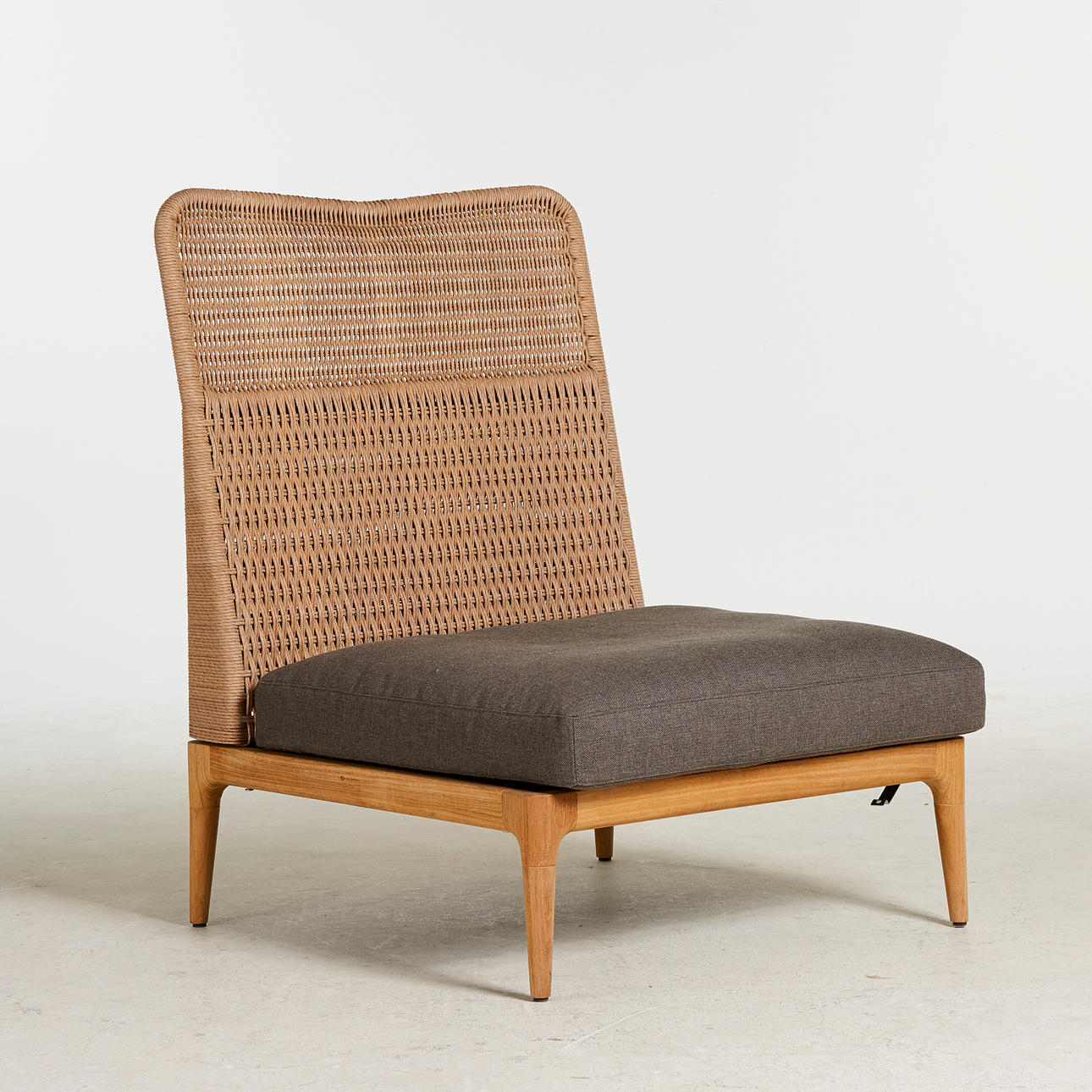 HENRIK PEDERSEN, "Lima", módulo de sofá, Gloster, base de teca maciza, ratán, textil, almohada para el cuello con correa de cuero.