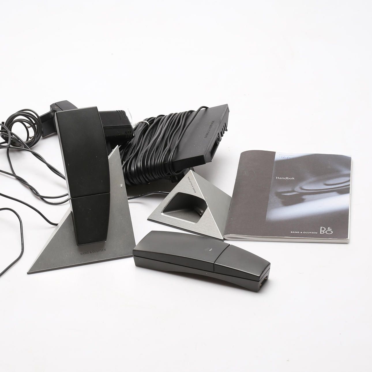 TELEFONER, 2 st, BeoCom 6000 och BEOLINE PSTN BASE, Bang & Olufsen ...