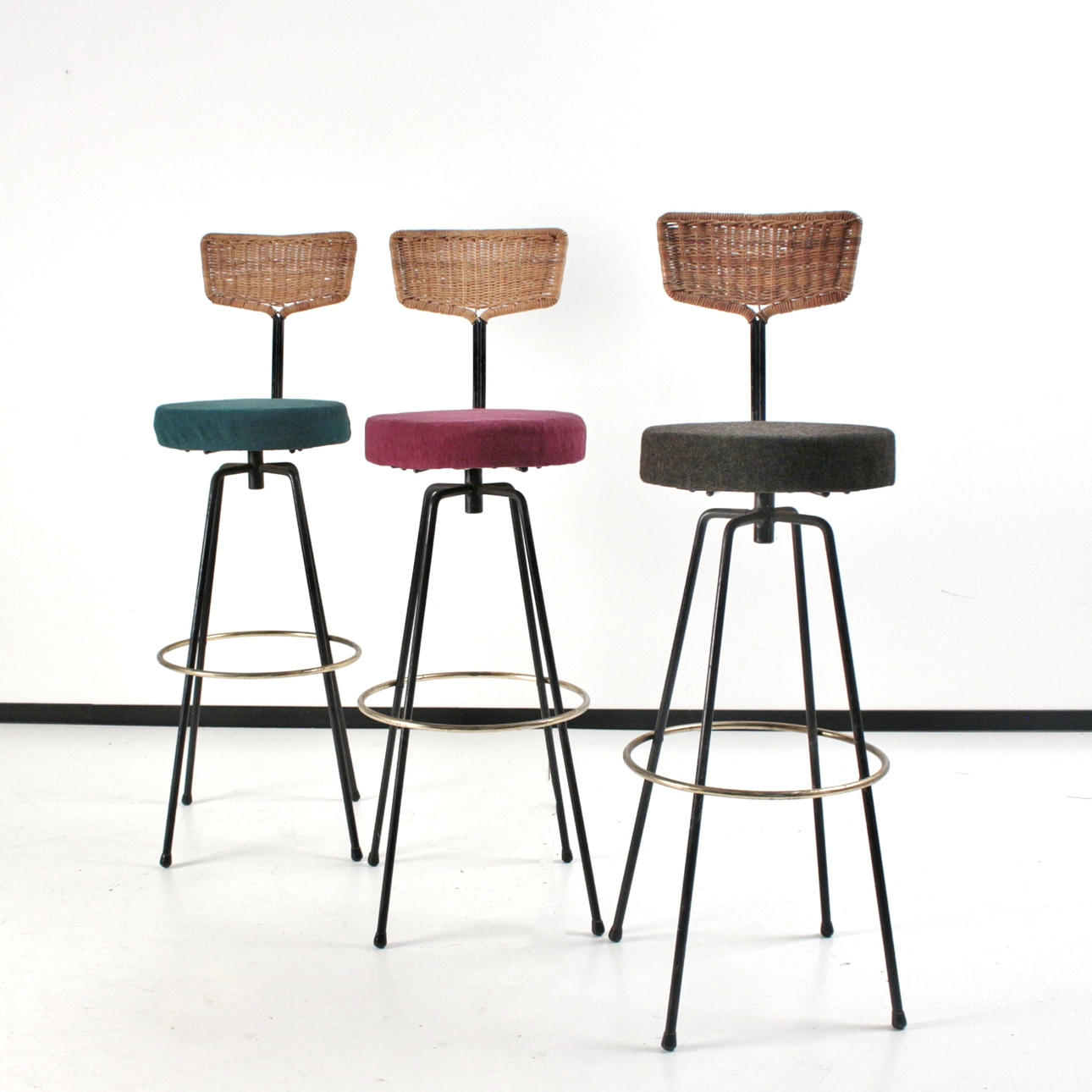 Set Barhocker der 1950/60er Jahre von Müller Boulevard Möbel, München.