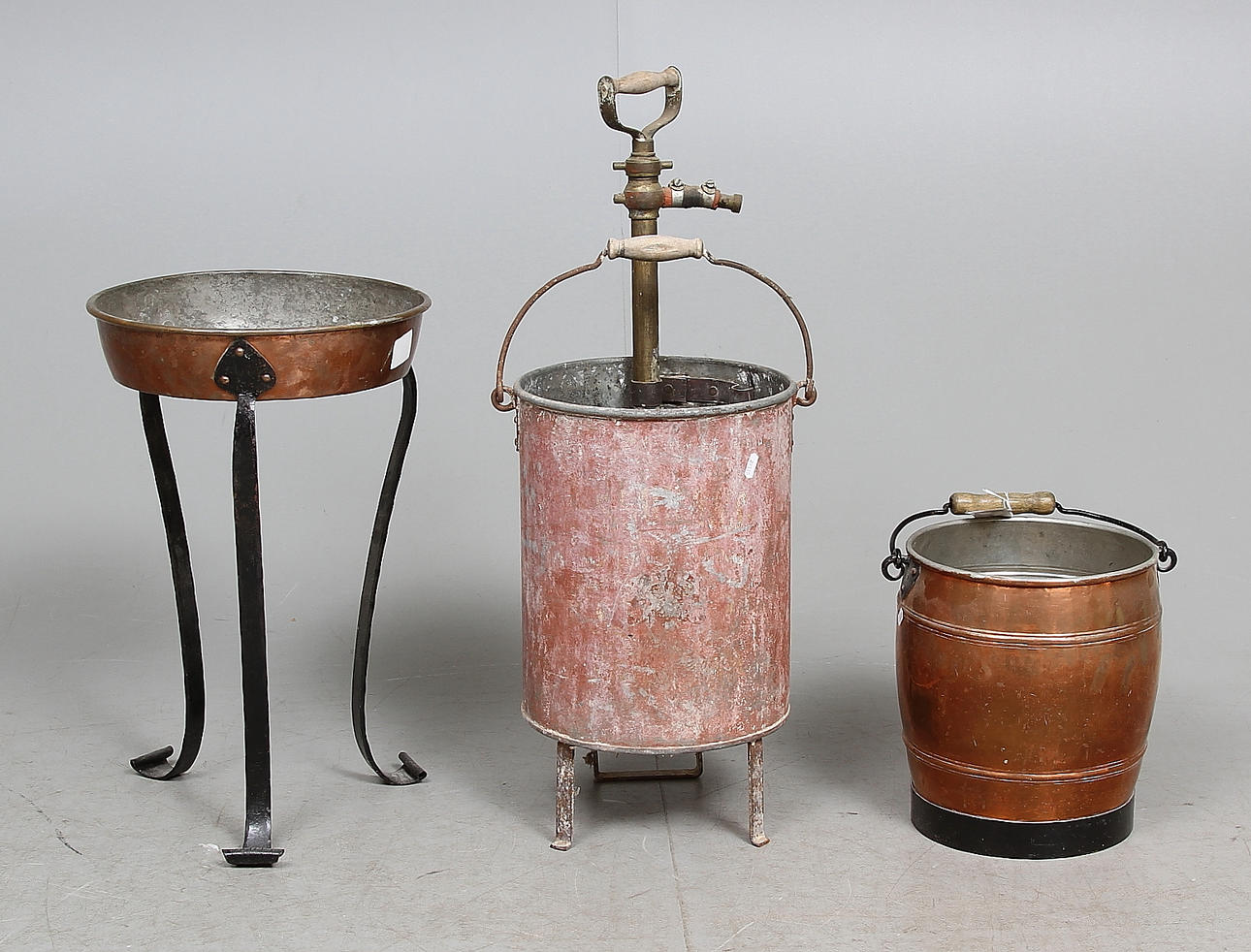 KOPPAR, 2 delar, samt BRANDSPRUTA, 1800/1900-tal.