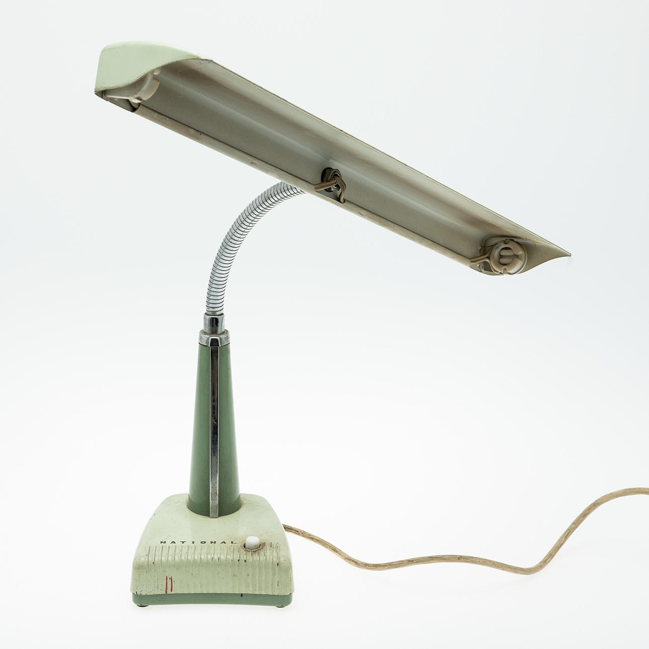 National, Tischleuchte / Lampe, Metall, Chrom, Lack.