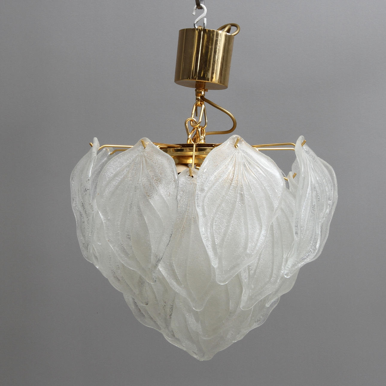 TAKLAMPA, glas och metall, Novaresi Milano, Italien. 1900-talets andra hälft.