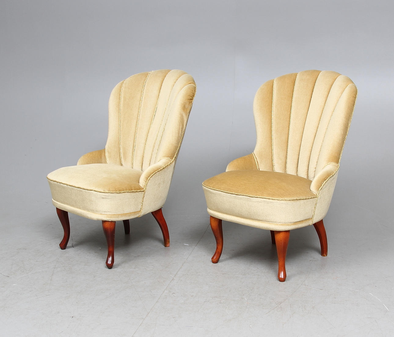 FÅTÖLJER, ett par, sk emma, 1900-tal.