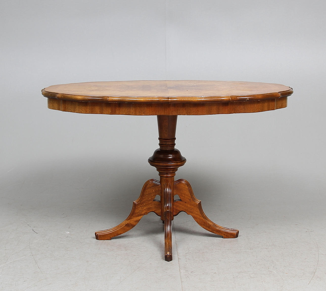 SOFFBORD, rokokostil, 1900-talets fjärde kvartal.