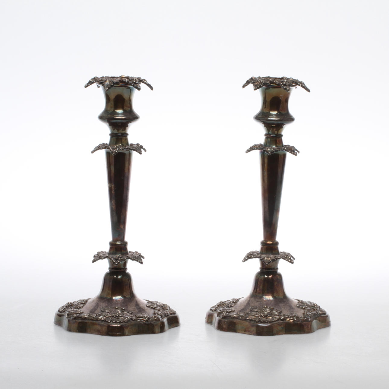 LJUSSTAKAR 1 par, nysilver, Ellis Baker Silver Co, Birmingham, England. 1900-tal.