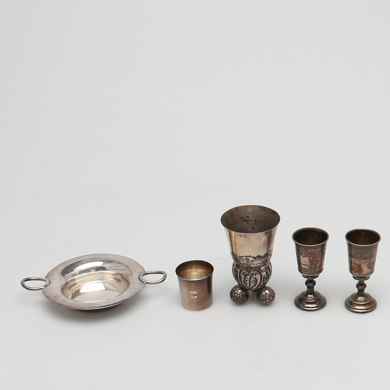 PARTI SILVER OCH NYSILVER, 5 st. 1900-tal, bla England.