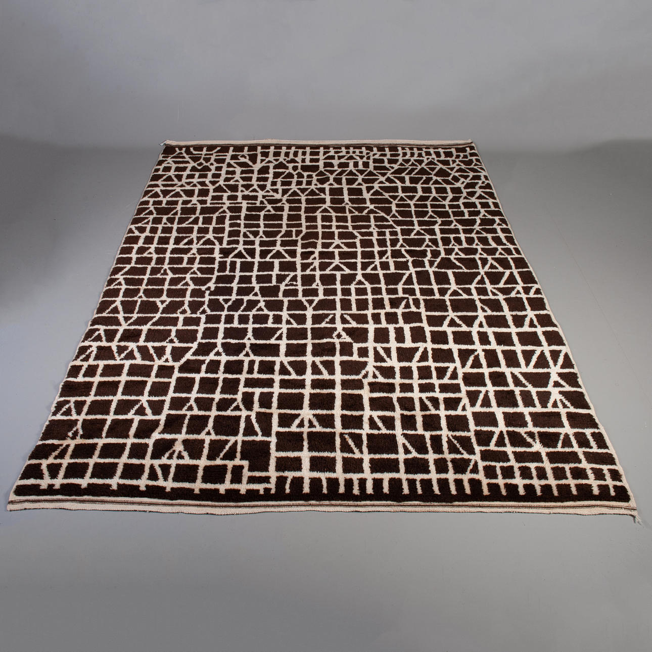 MATTA. Marocko, ca 300 x 237 cm.