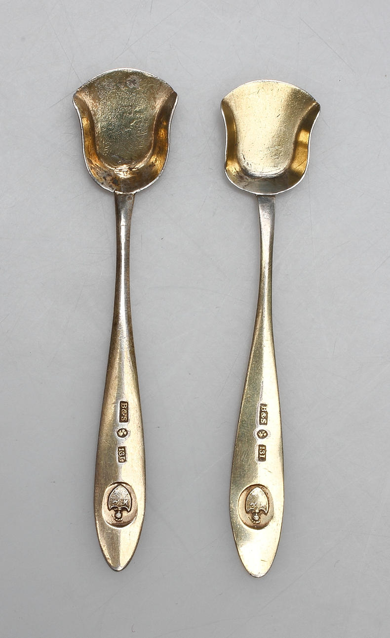 SALTSKEDAR, ett par, silver, 1700/1800-tal.