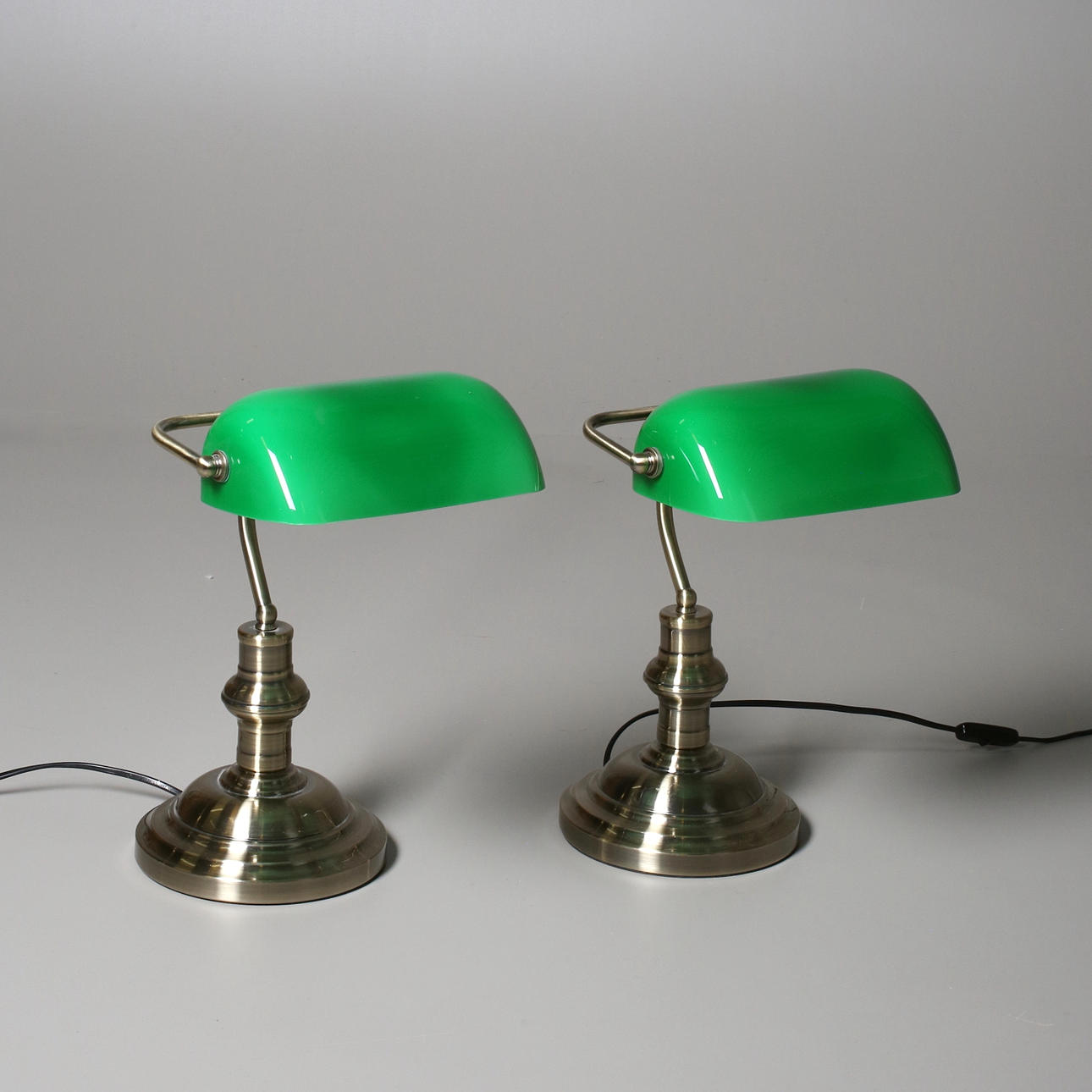 BORDSLAMPOR (2), Bankers, oxiderad metall/glas, LampGustaf 1960-tal.