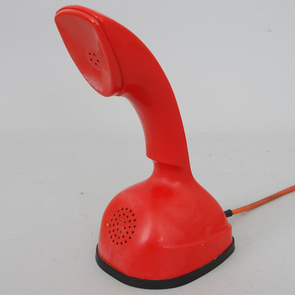 TELEFON, "Kobra", röd, design Gösta Thames 1953.