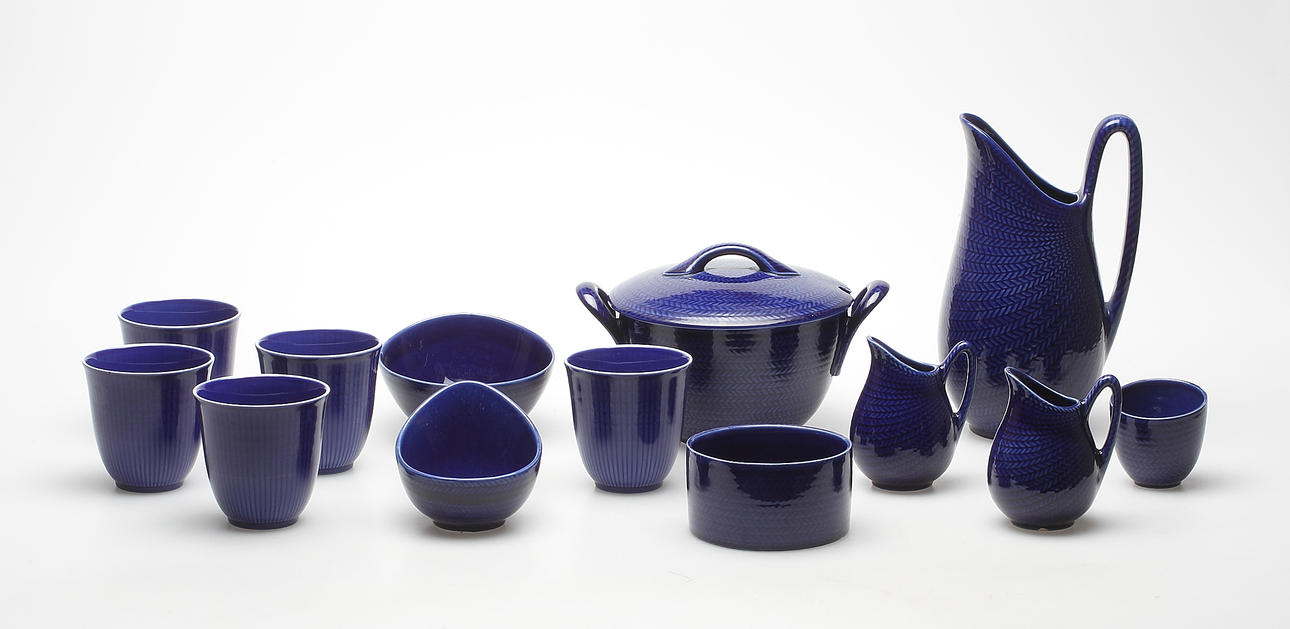 SERVISDELAR, 13 delar, flintgods, "Blå Eld", Hertha Bengtsson, Rörstrand.