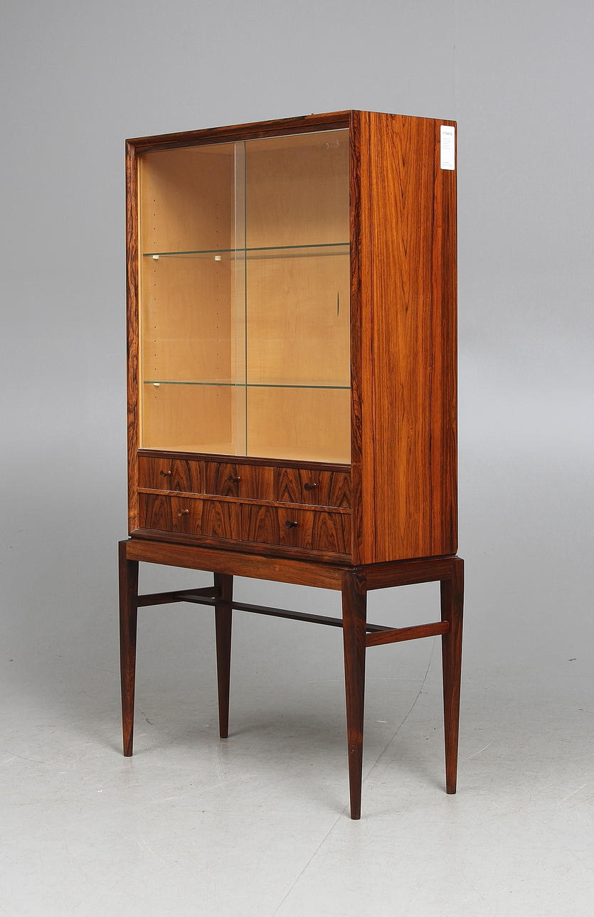 VITRINSKÅP, 1950-tal, "Cortina" Seffle Möbelfabrik, formgiven av Svante Skogh.