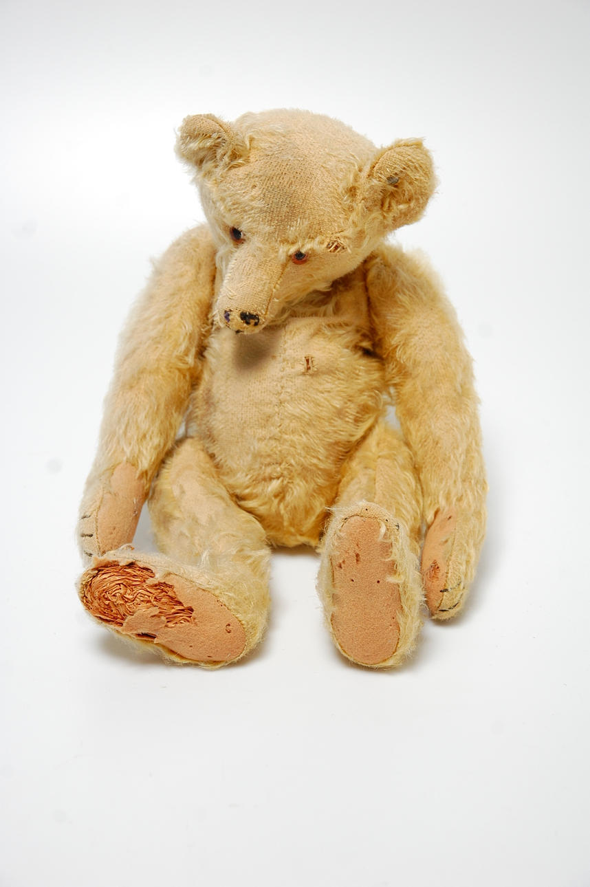 NALLEBJÖRN, Steiff, märkt i örat med knapp, 1906-35.